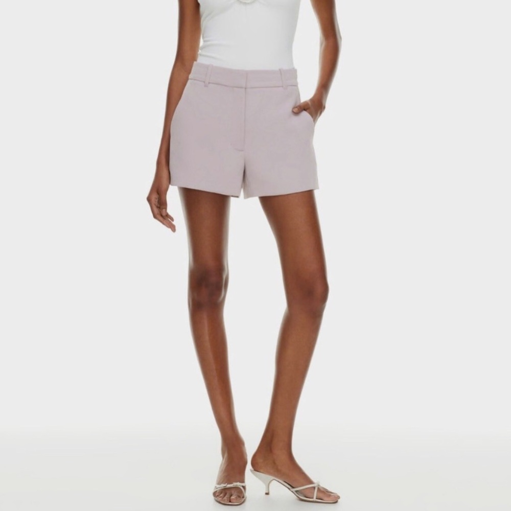 Aritzia 	| Wilfred
ANTHEM SHORT